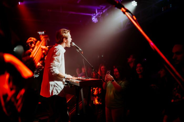 HANGFOGLALO_MINIFESZT_09610.jpg (700×467)